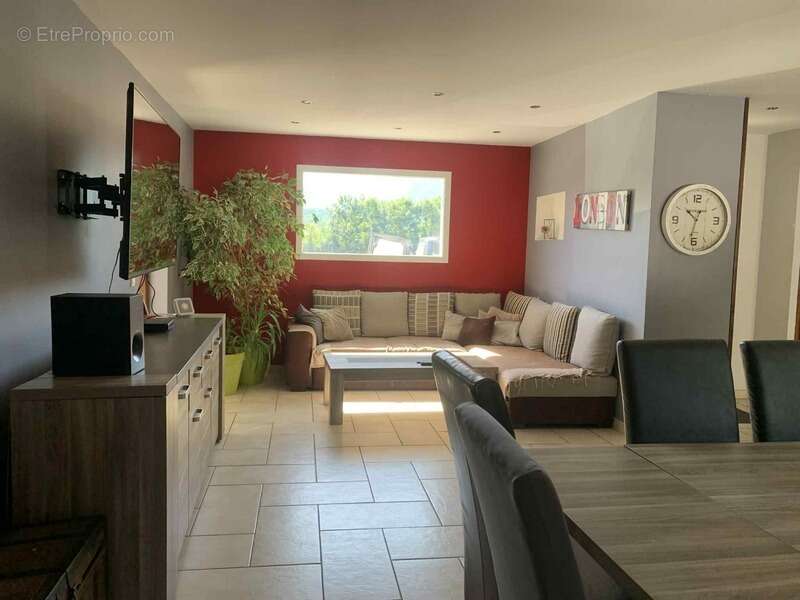 Maison avec studio indépendant et piscine chauffée – 2300 m² de terrain – CHABESTAN (05) - photo 5