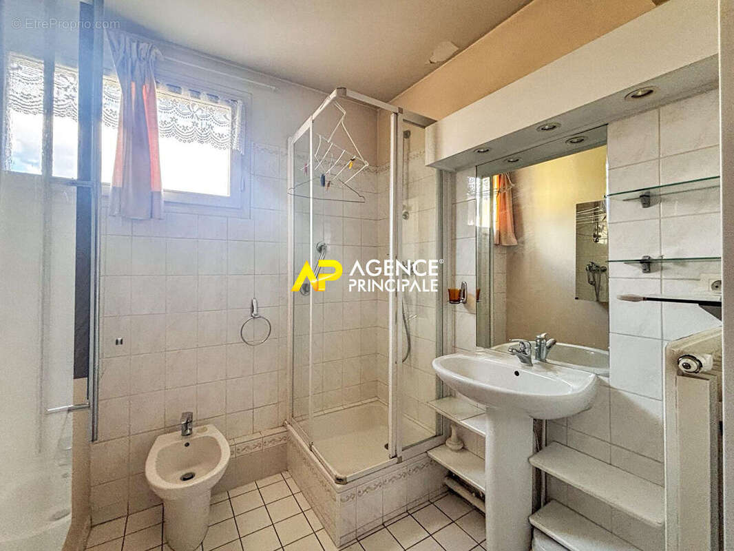 Appartement à SARTROUVILLE