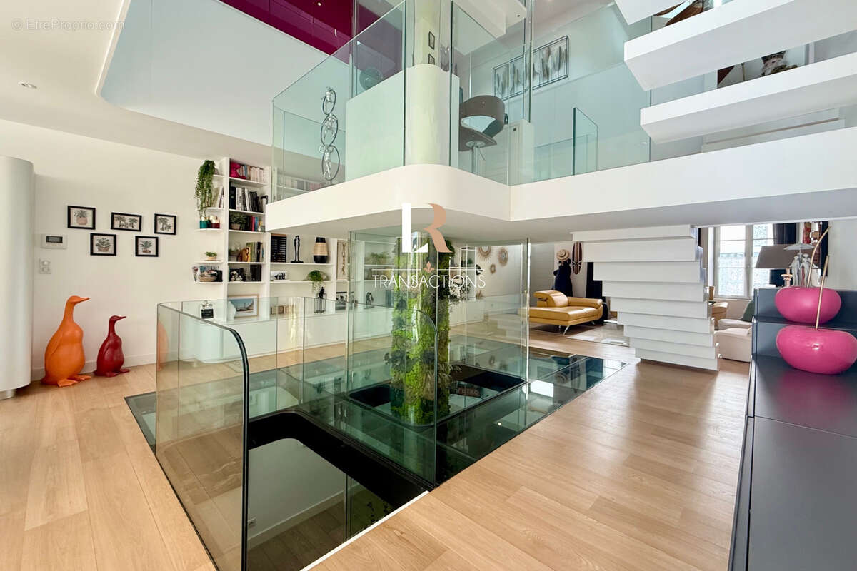 Marché central - Maison unique au design ultra contemporain avec extérieur - photo 4