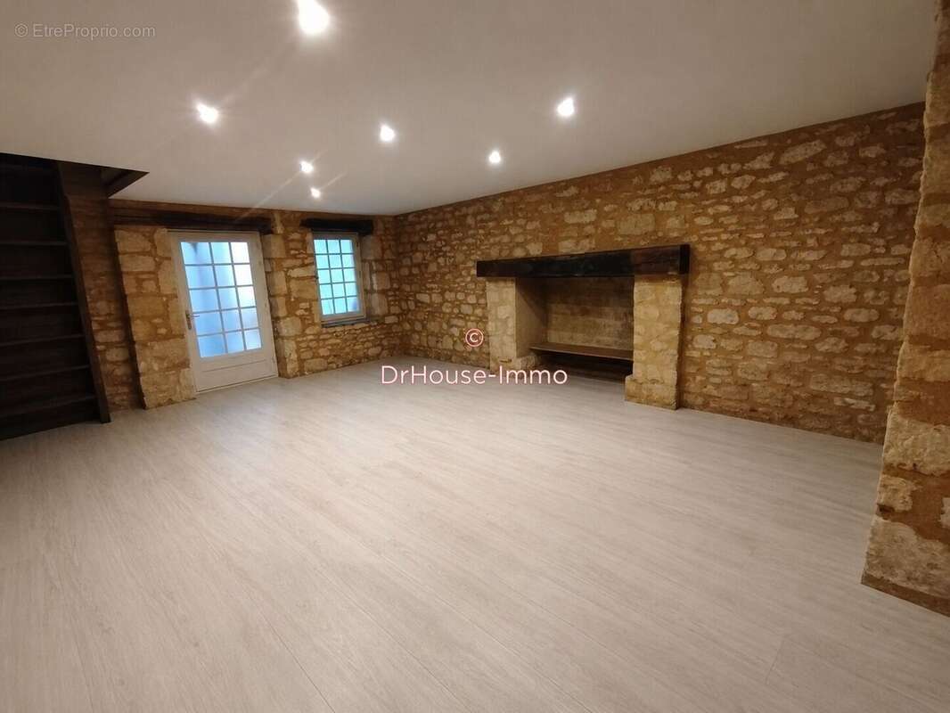 Maison 151 m² à Montignac  - photo 3