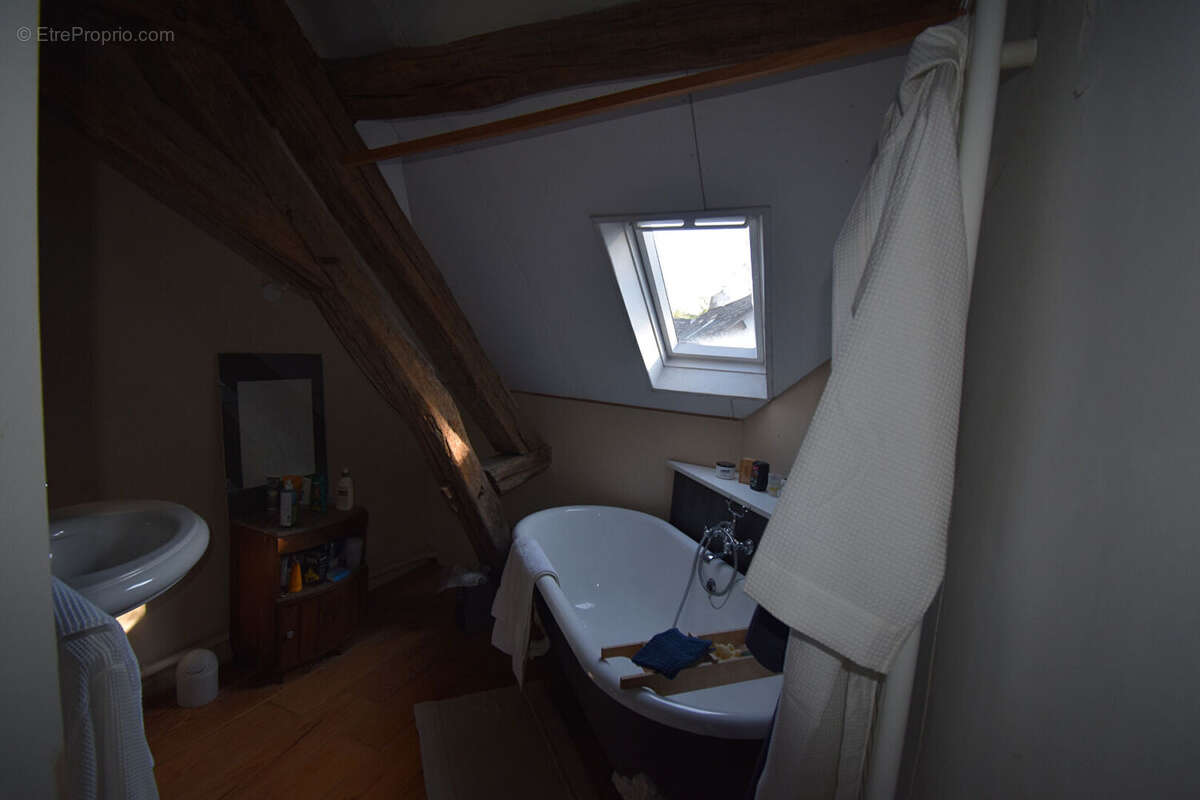 Maison à VARENNES-VAUZELLES