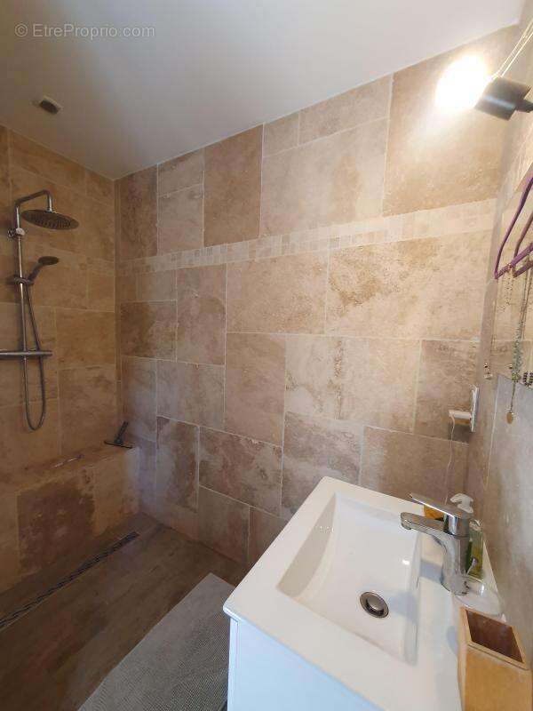 Maison à LABLACHERE