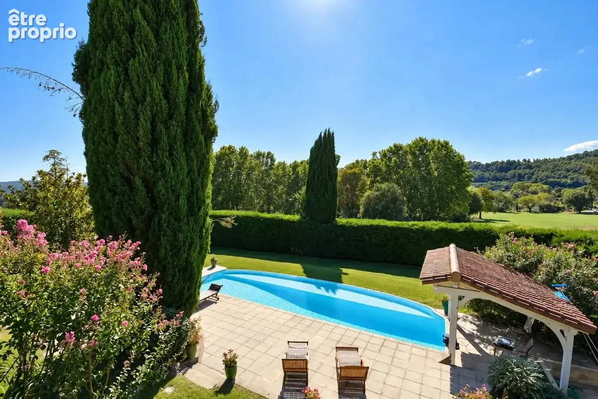 Callian– Propriété de caractère 300 m²  avec 5 chambres, piscine et terrain 1,38 ha - photo 10
