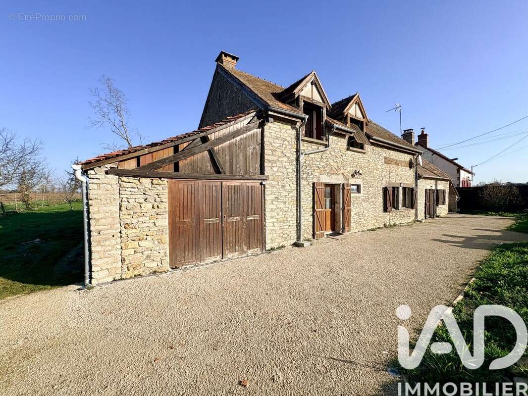 Photo 2 - Maison à SAINT-AIGNAN-DES-NOYERS