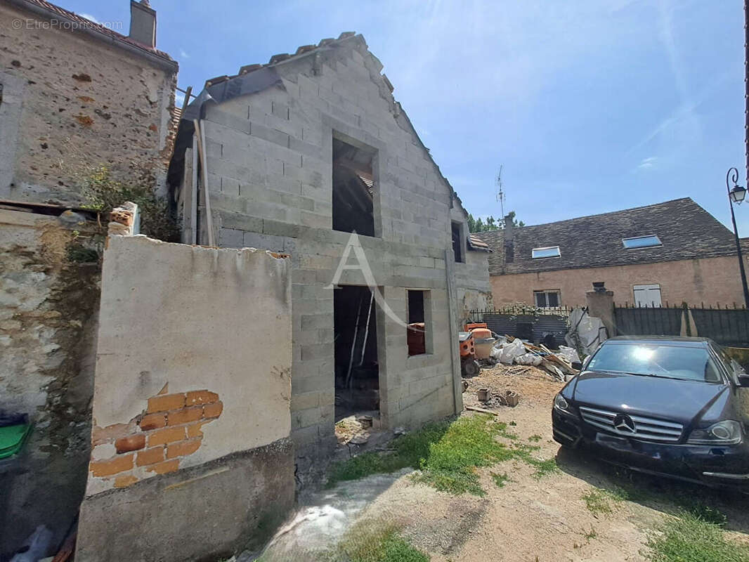 Maison à OLLAINVILLE