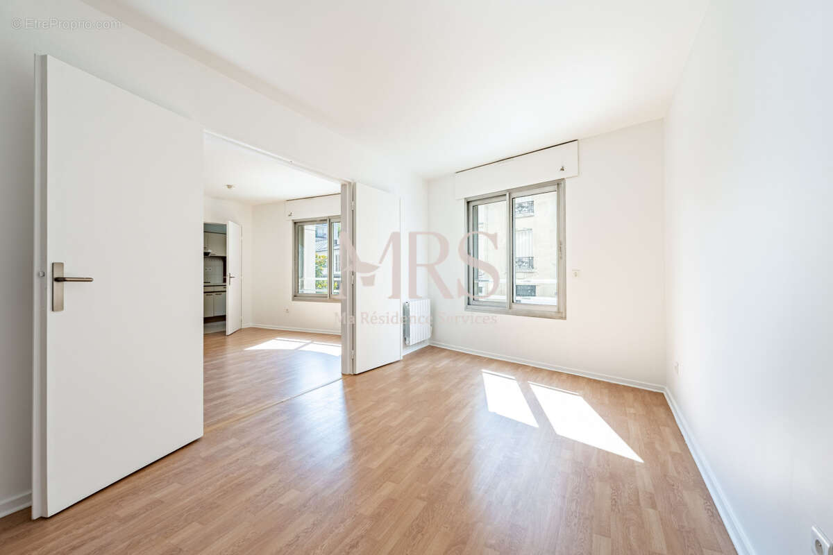 Appartement 80 m² à Paris-16e  - photo 7