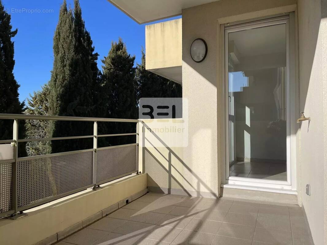 Appartement à BAGNOLS-SUR-CEZE