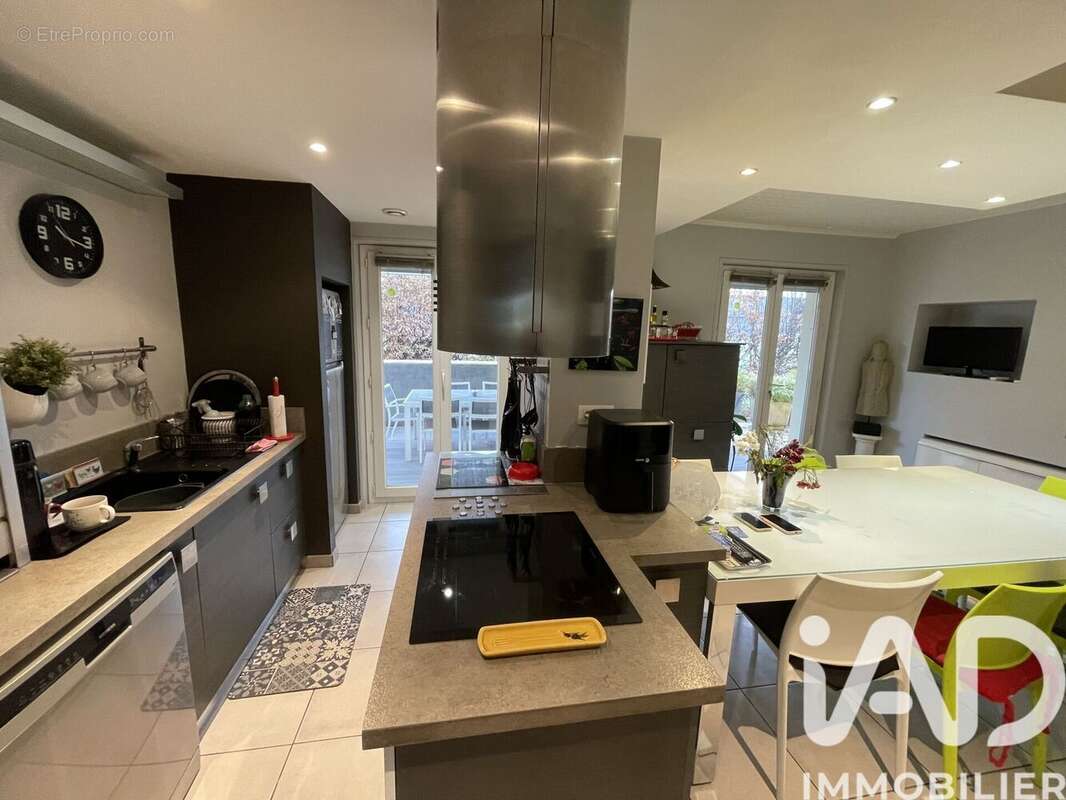 Photo 6 - Maison à VEAUCHE