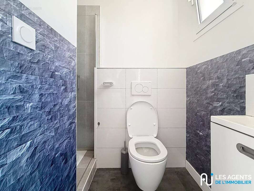 Maison 103 m² à Saint-Jean-De-La-Ruelle  - photo 5