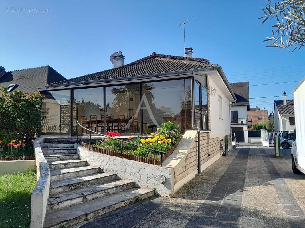 Maison à MORANGIS