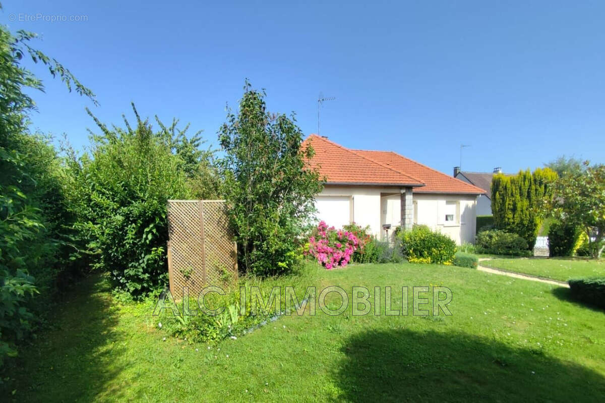 Maison 142 m² à Saint-Germain-Du-Corbeis  - photo 8