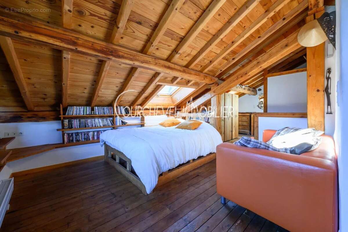 Maison à LES ALLUES