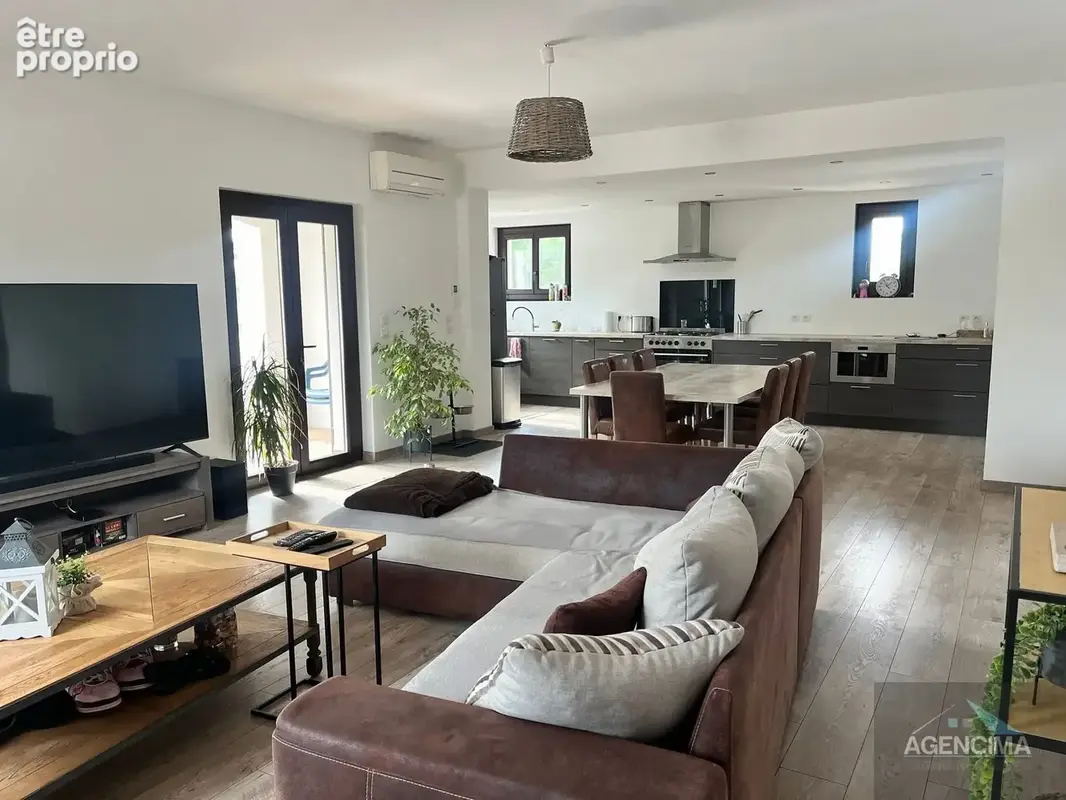Entre étang et plages, une villa méditerranéenne hors du commun - photo 2