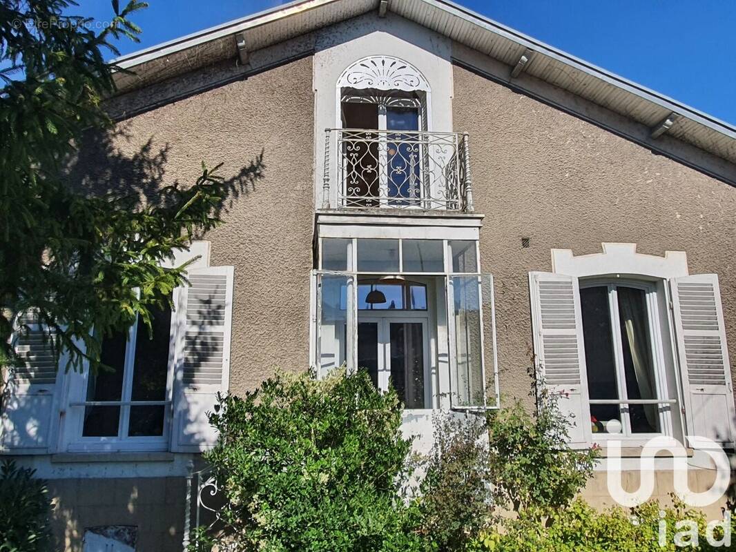 Photo 1 - Maison à MONTEREAU-FAULT-YONNE
