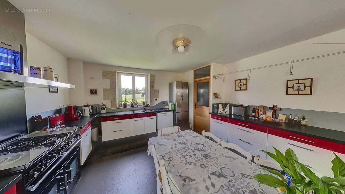 Cuisine - Maison à LECTOURE