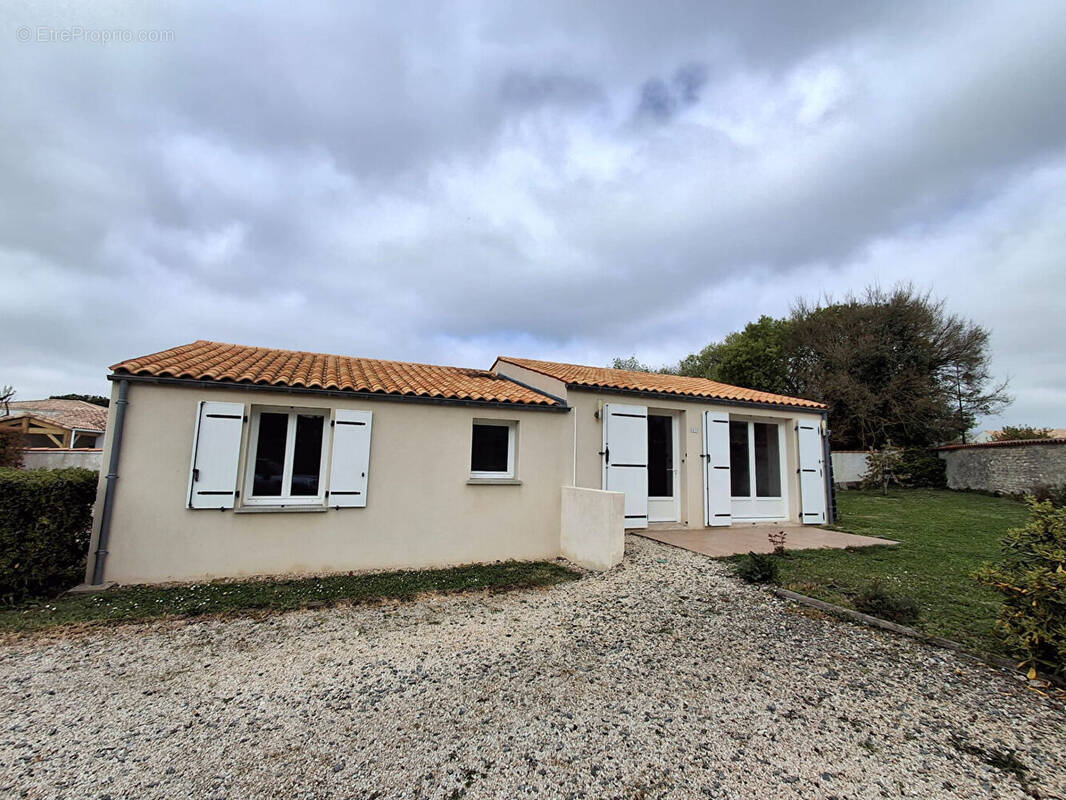 Maison à SALLES-SUR-MER
