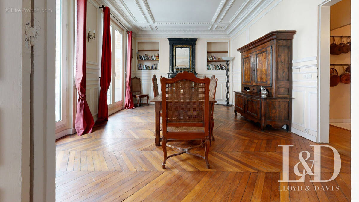 Appartement à PARIS-1E