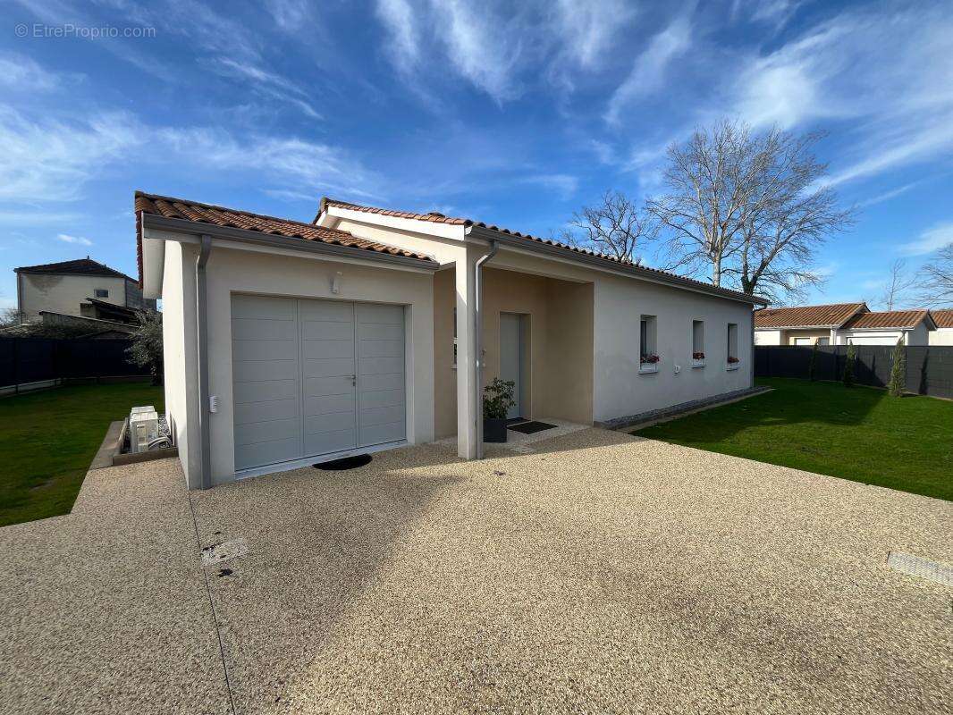 Maison à VAYRES