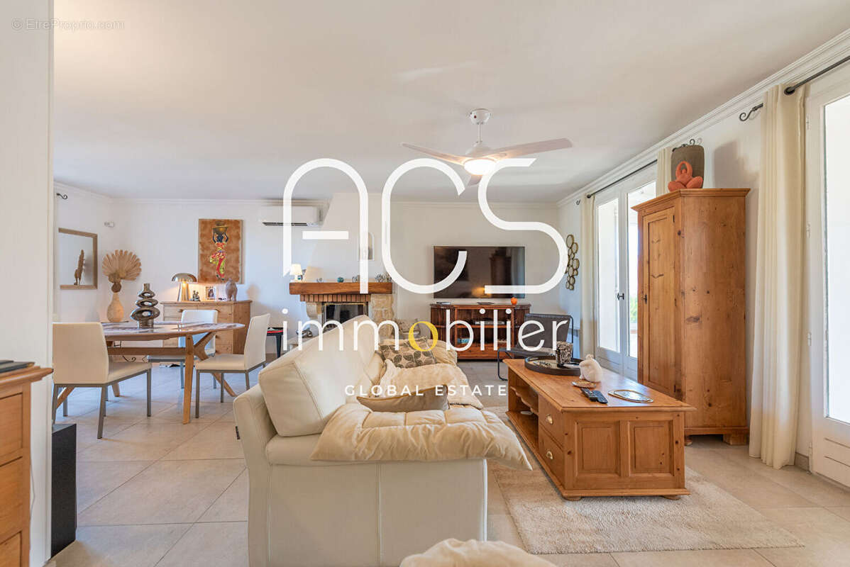 Maison à CHATEAUNEUF-LES-MARTIGUES