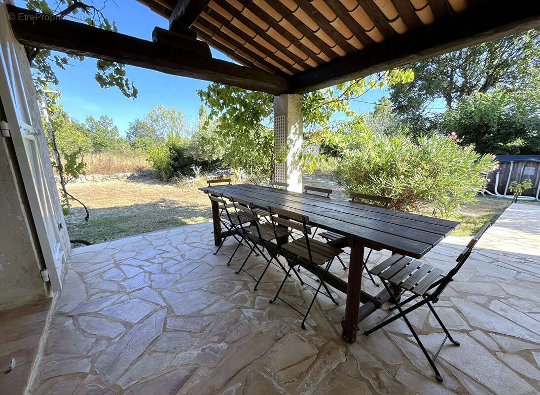 Maison à SAINT-CEZAIRE-SUR-SIAGNE