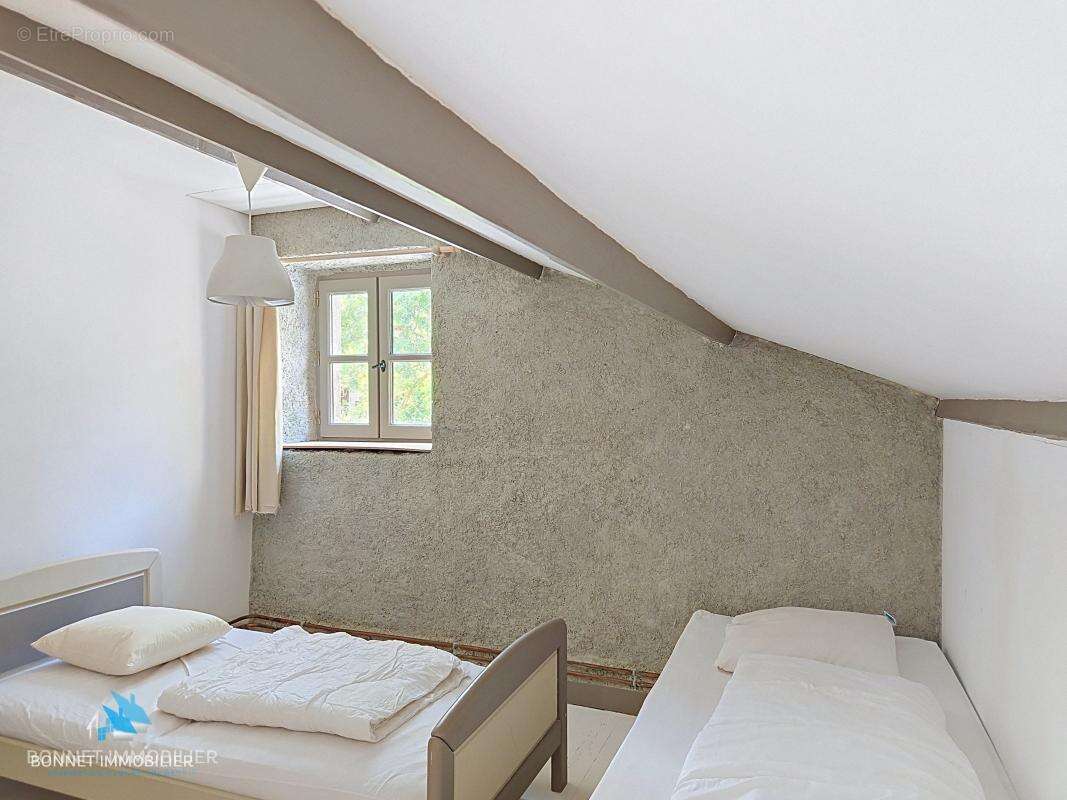 Propriété de caractère de 290 m² constituée d'une maison et d'un gîte de charme - photo 12