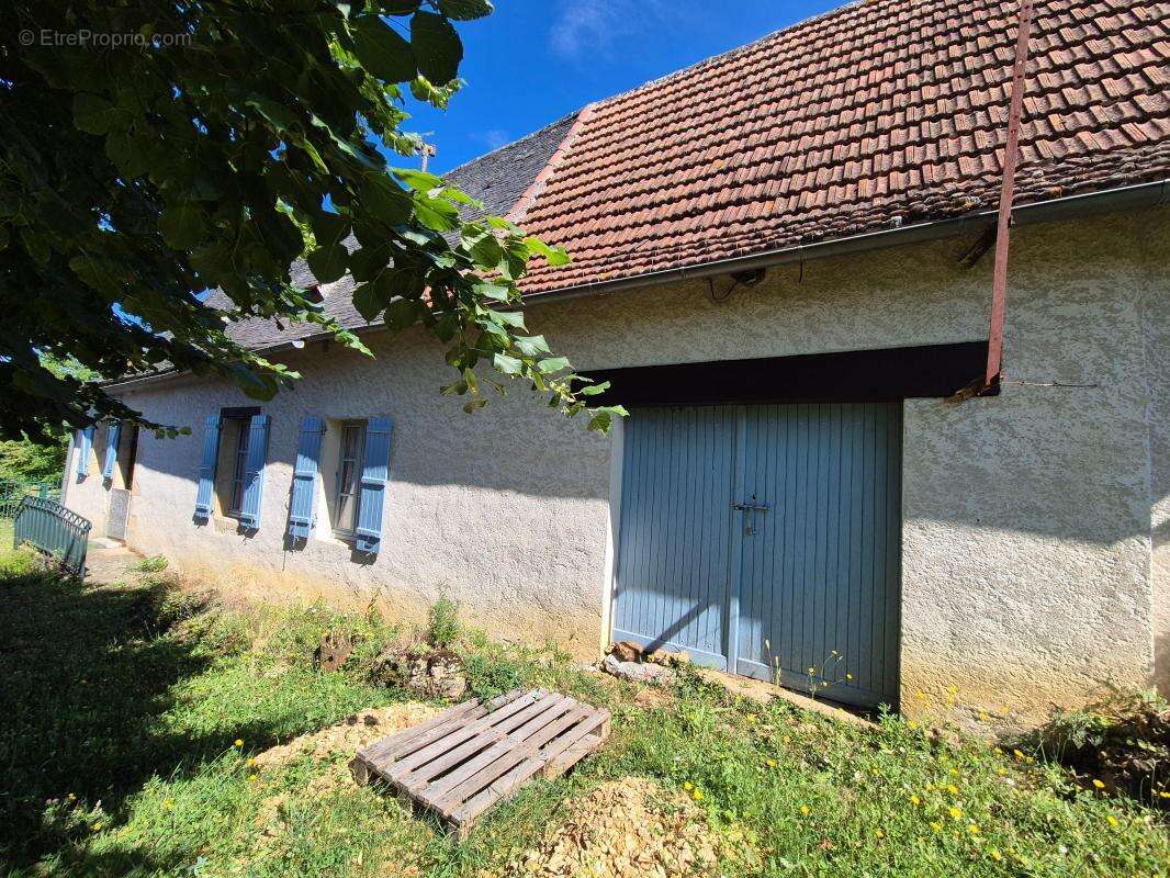 Maison à TERRASSON-LAVILLEDIEU