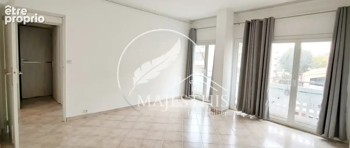 Toulon   haute-ville  appartement t3 traversant de 86,65 m2 avec cave - photo 6