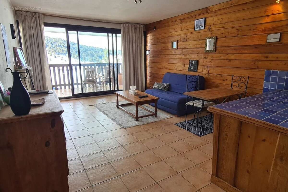 Appartement à VALLAURIS