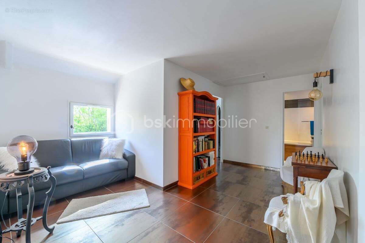 Appartement à LE PLESSIS-TREVISE
