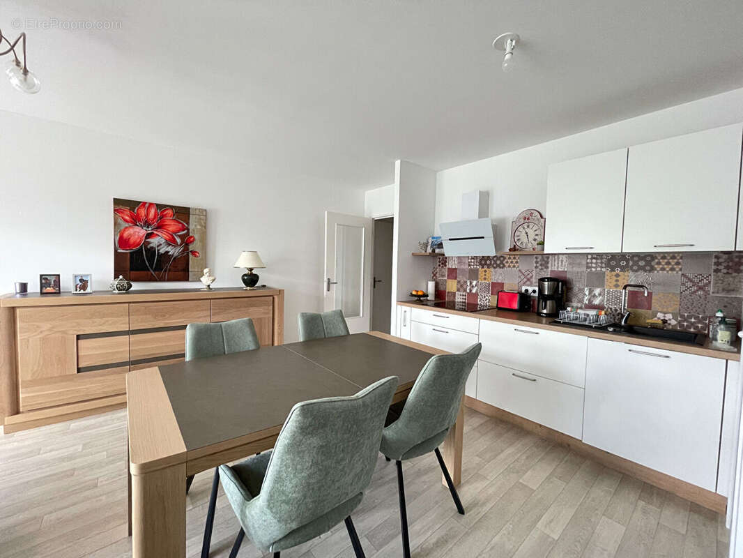 Appartement à LA MEZIERE