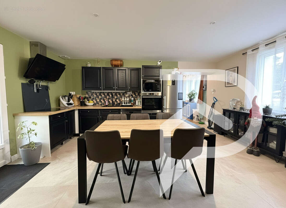 Maison à GRANDFRESNOY