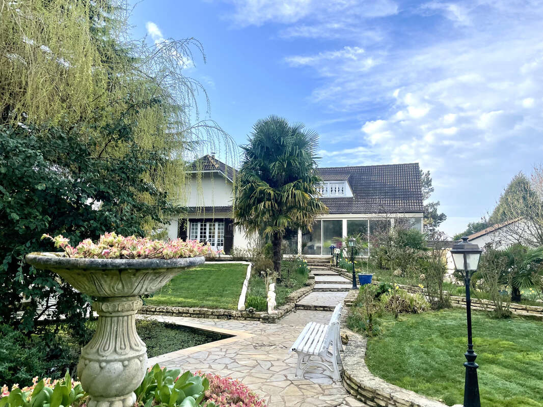 Maison à VOUNEUIL-SOUS-BIARD