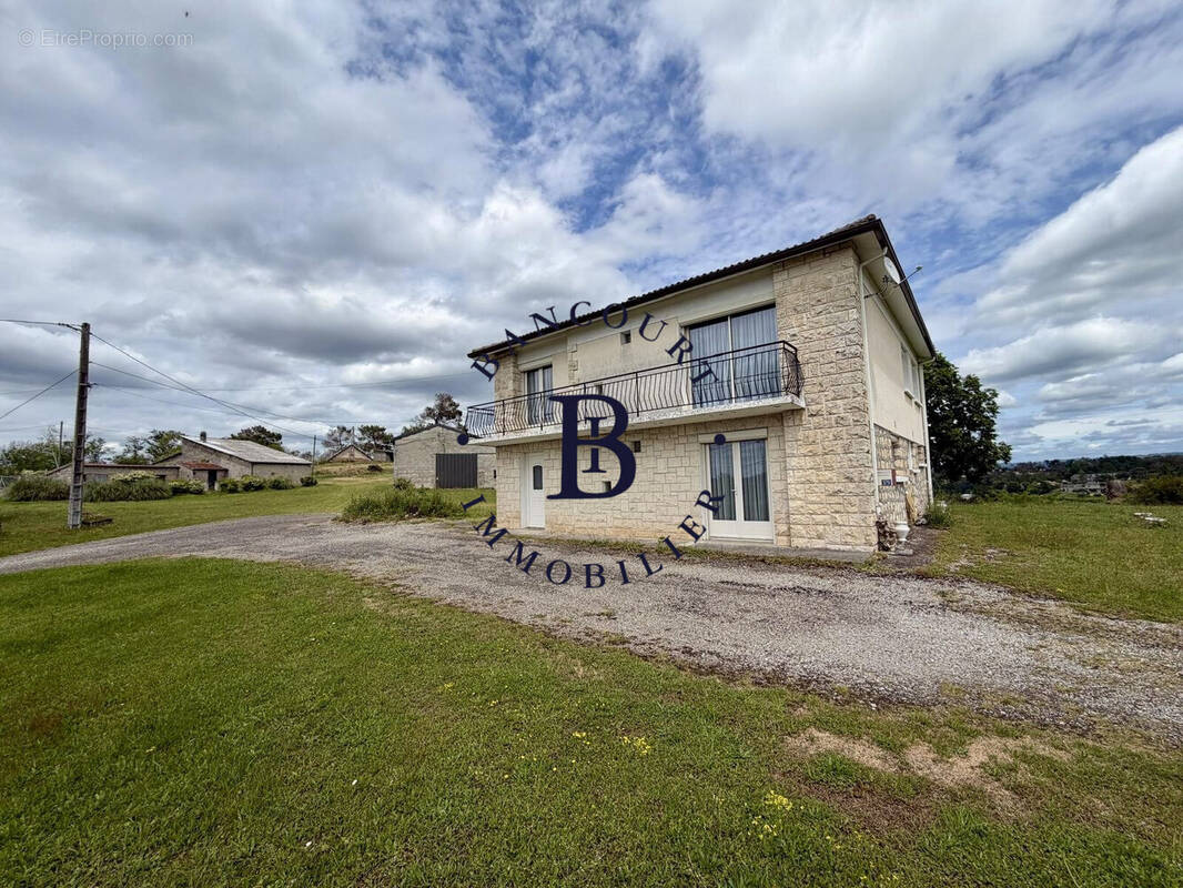 Maison à COSNAC