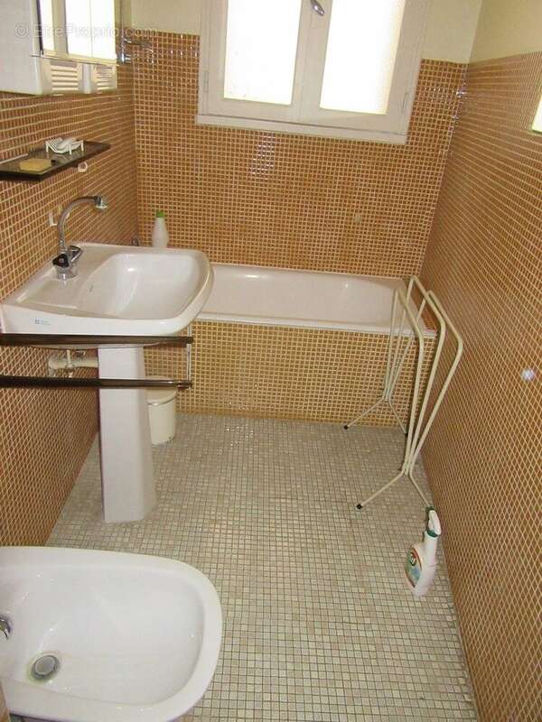 Appartement à MARCILLAC-VALLON