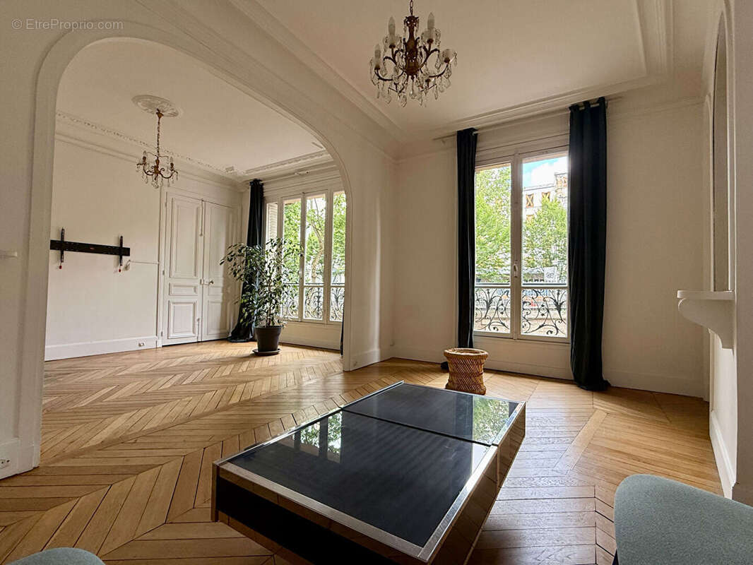 Appartement à PARIS-9E