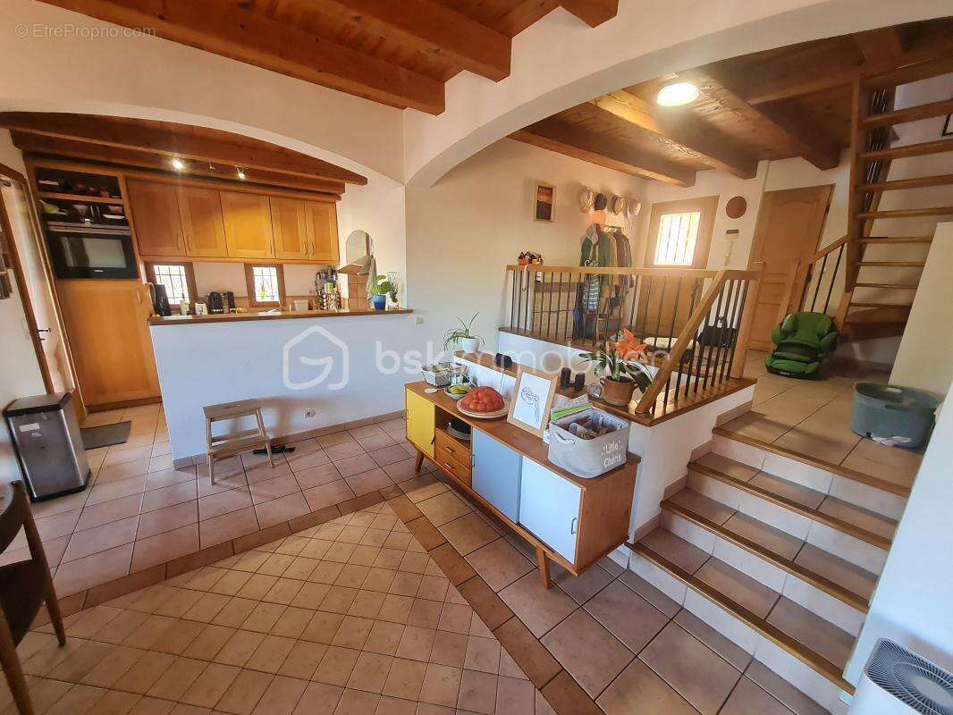 Entre cannes et antibes – maison 5 pièces de 114 m² – 80 m² d’annexes – piscine - photo 9