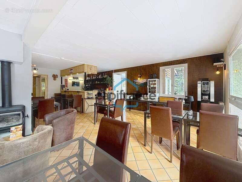 Commerce à VILLARS-COLMARS