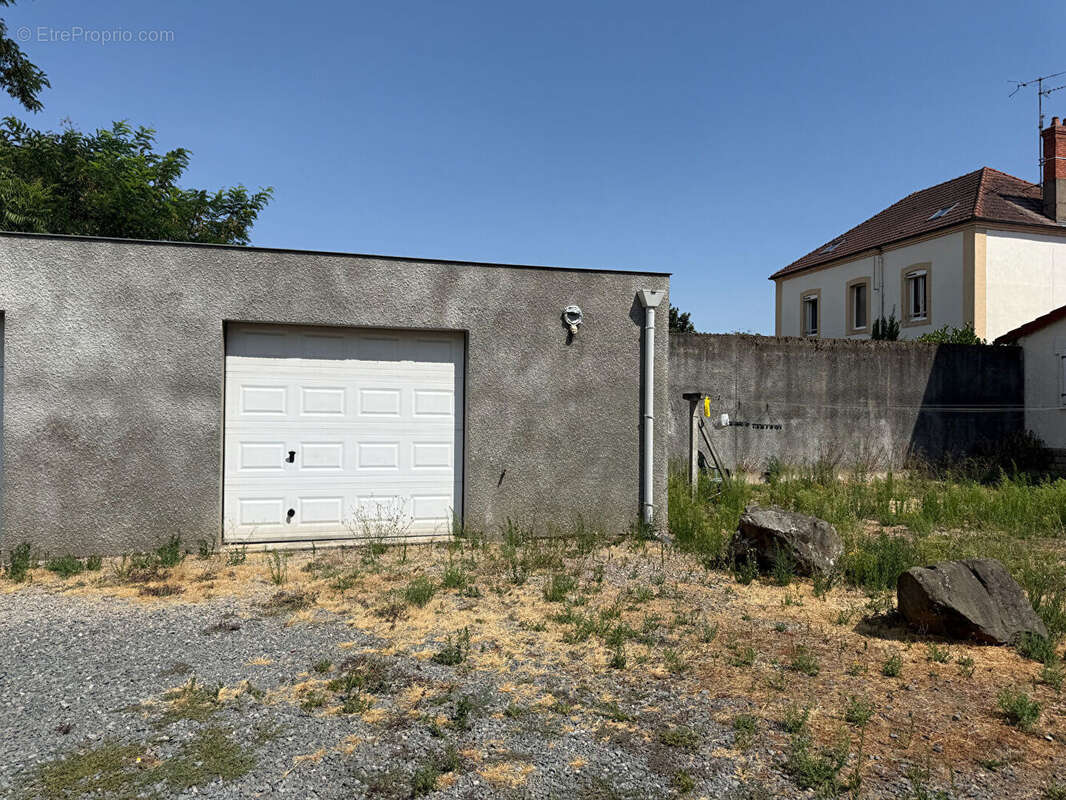 Appartement Montluçon 156 m2 avec garage et cour - photo 13