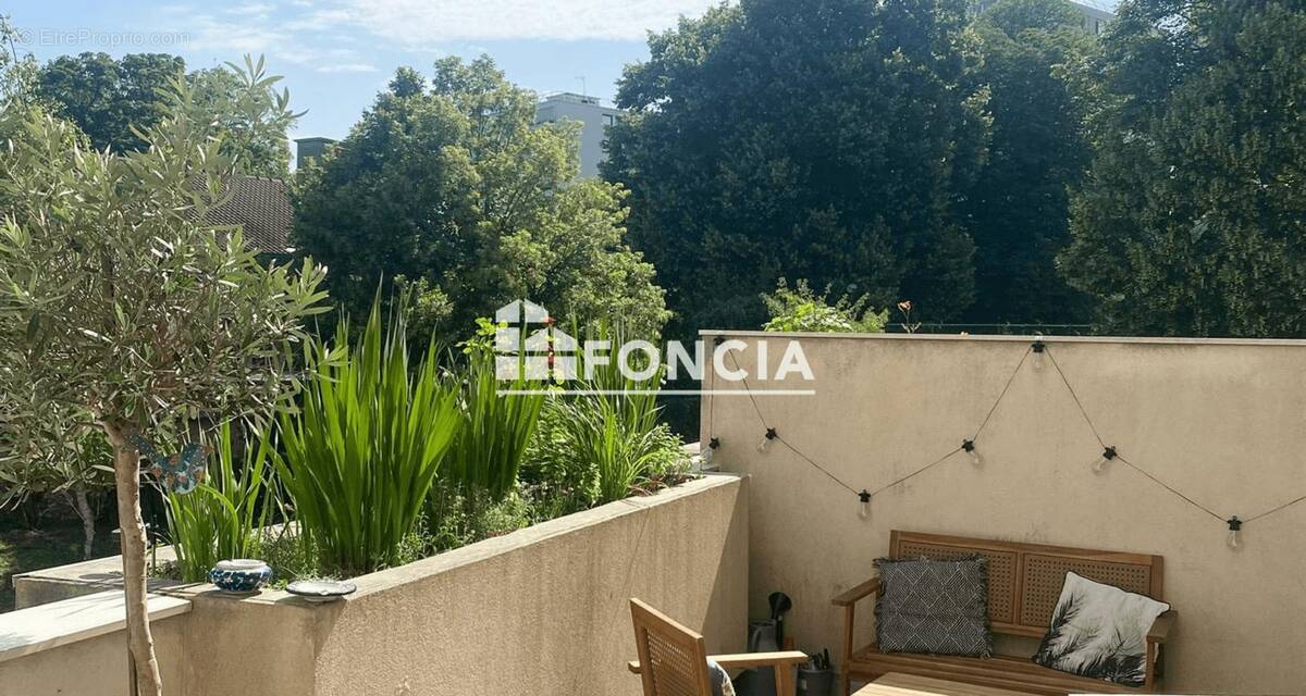 Appartement à FRESNES