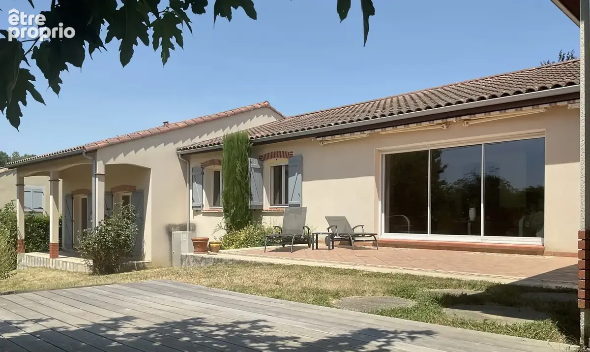 Maison T6 avec garage sur beau terrain de 1300m2 - photo 3