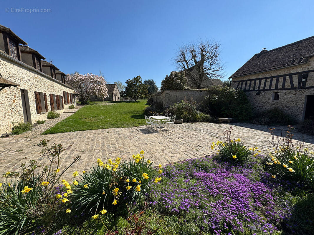 Maison à GARANCIERES