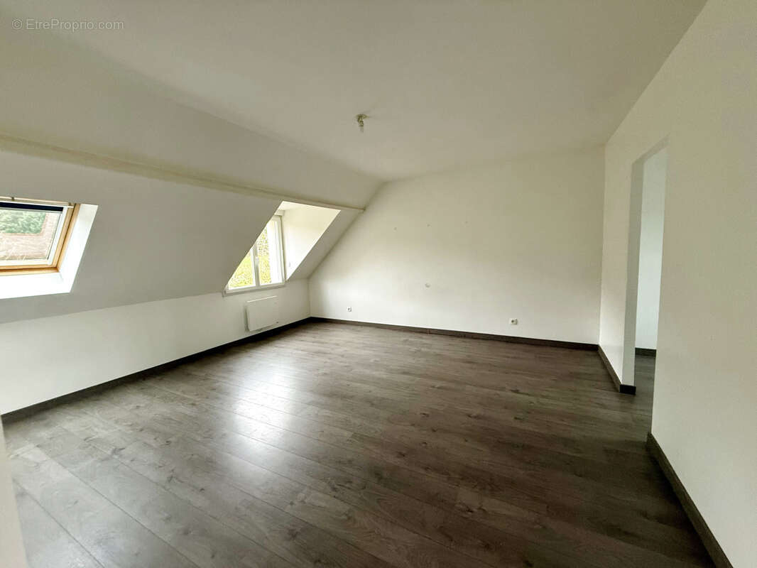 Maison à MORAINVILLIERS