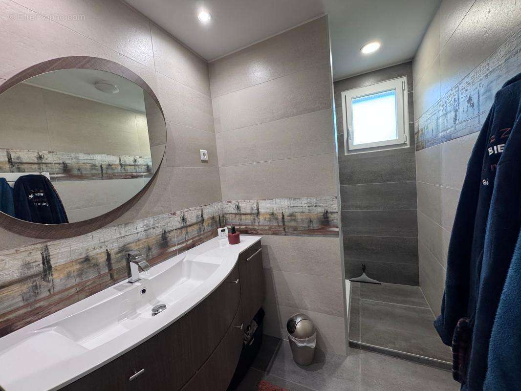 Maison à SAINT-ROMAIN-DE-JALIONAS