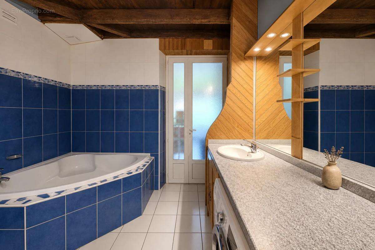 Maison rénovée 6 pièces avec revenus annexes - photo 12