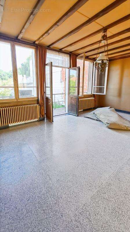 Maison à NUISEMENT-SUR-COOLE