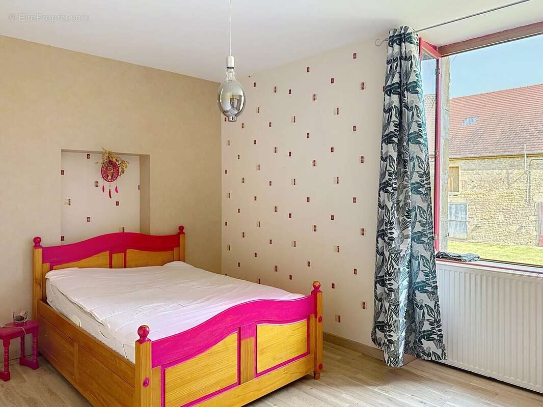 Maison à VILLARS-ET-VILLENOTTE