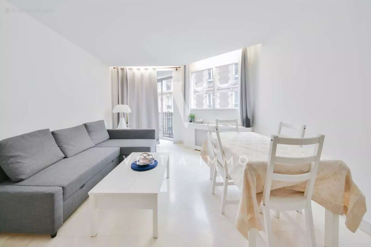 Appartement à PARIS-17E