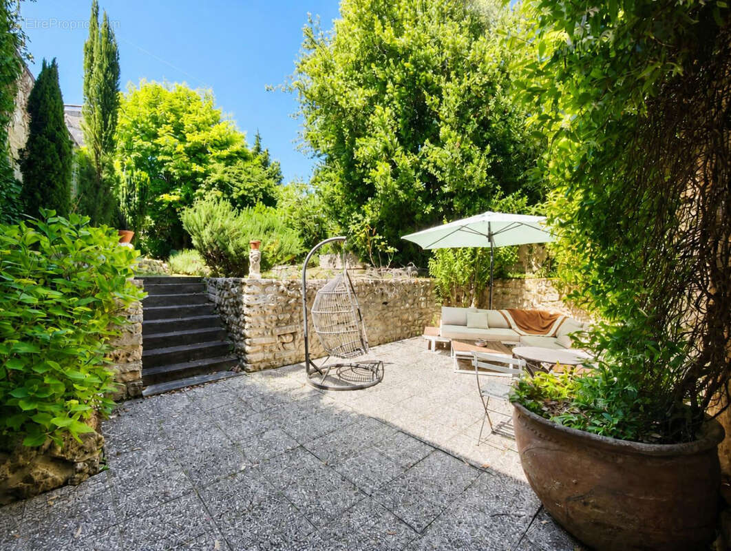 Maison à CHATEAUNEUF-SUR-CHARENTE