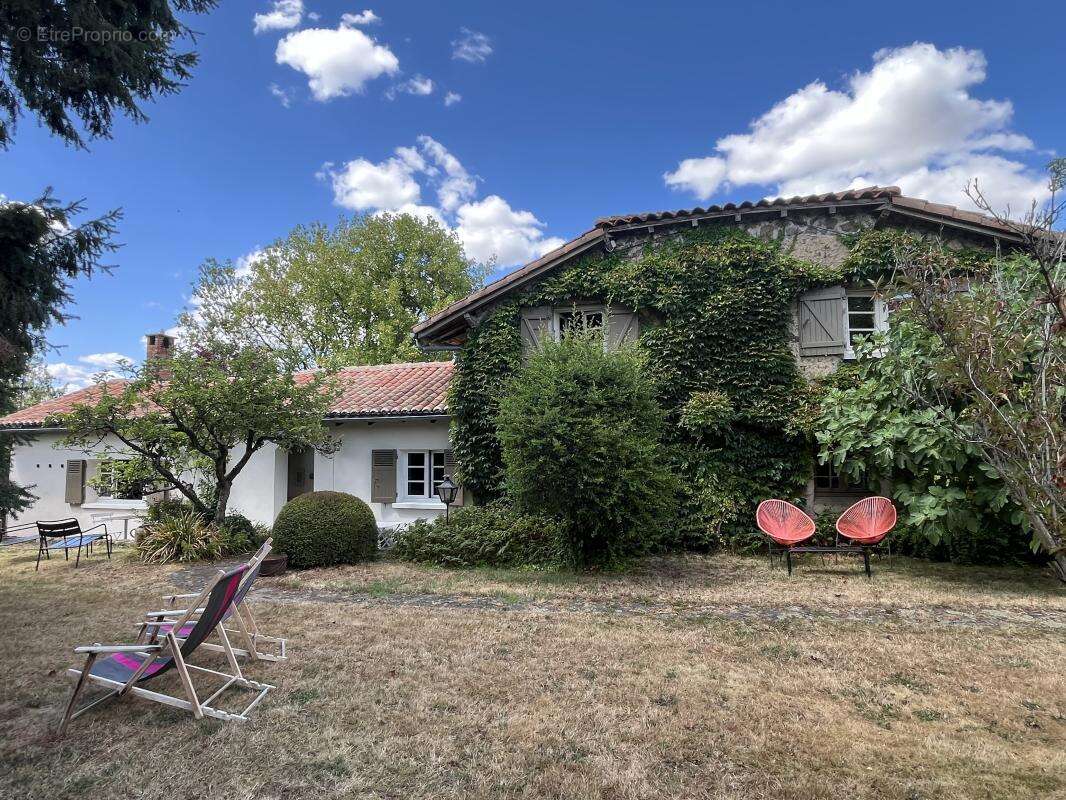 Maison 102 m² à Chassenon  - photo 2