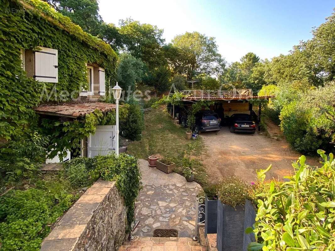 Maison à LA GARDE-FREINET